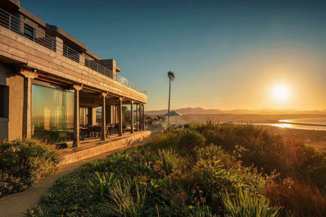 Sky Villa Boutique Hotel By Raw Africa Collection Plettenberg Bay Exteriér fotografie Sunset at the Hotel