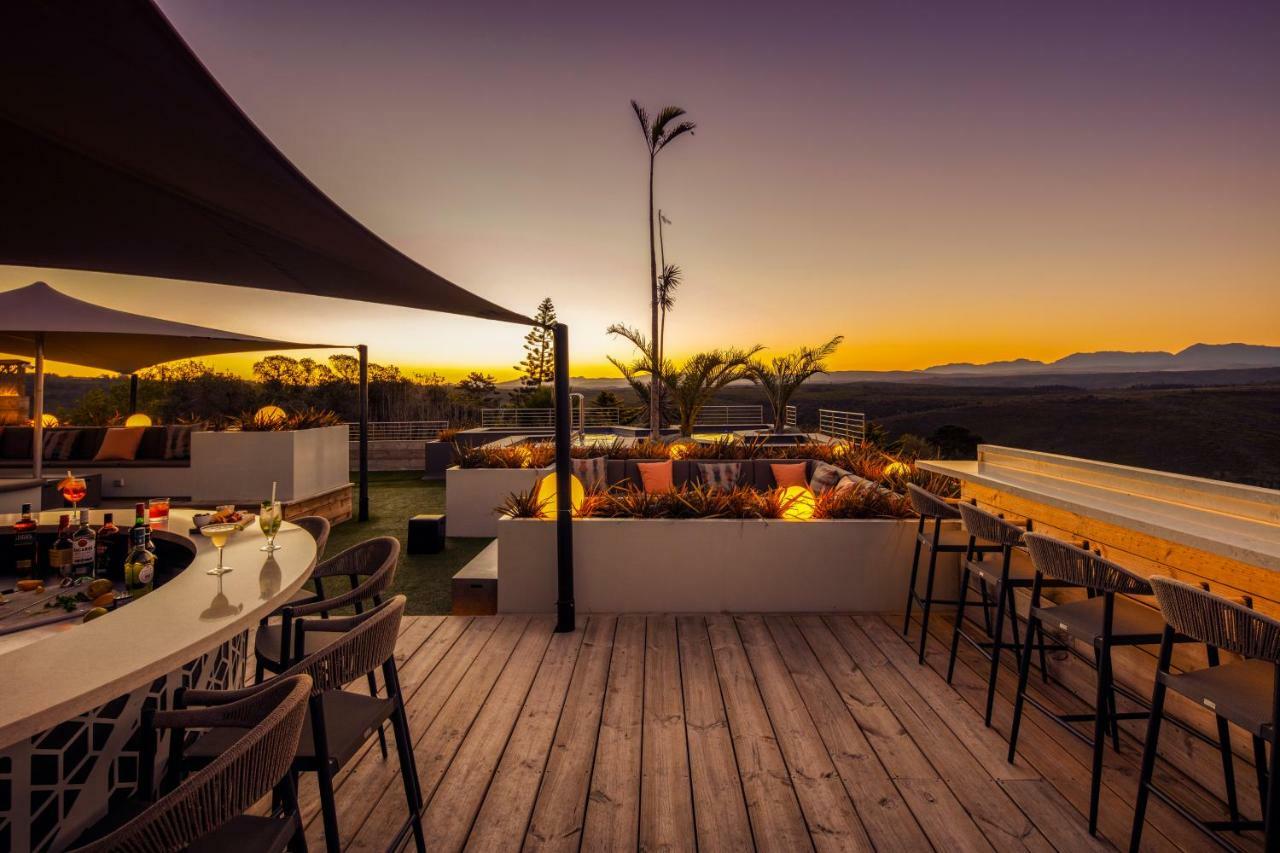 Sky Villa Boutique Hotel By Raw Africa Collection Plettenberg Bay Exteriér fotografie The rooftop bar at the Hotel