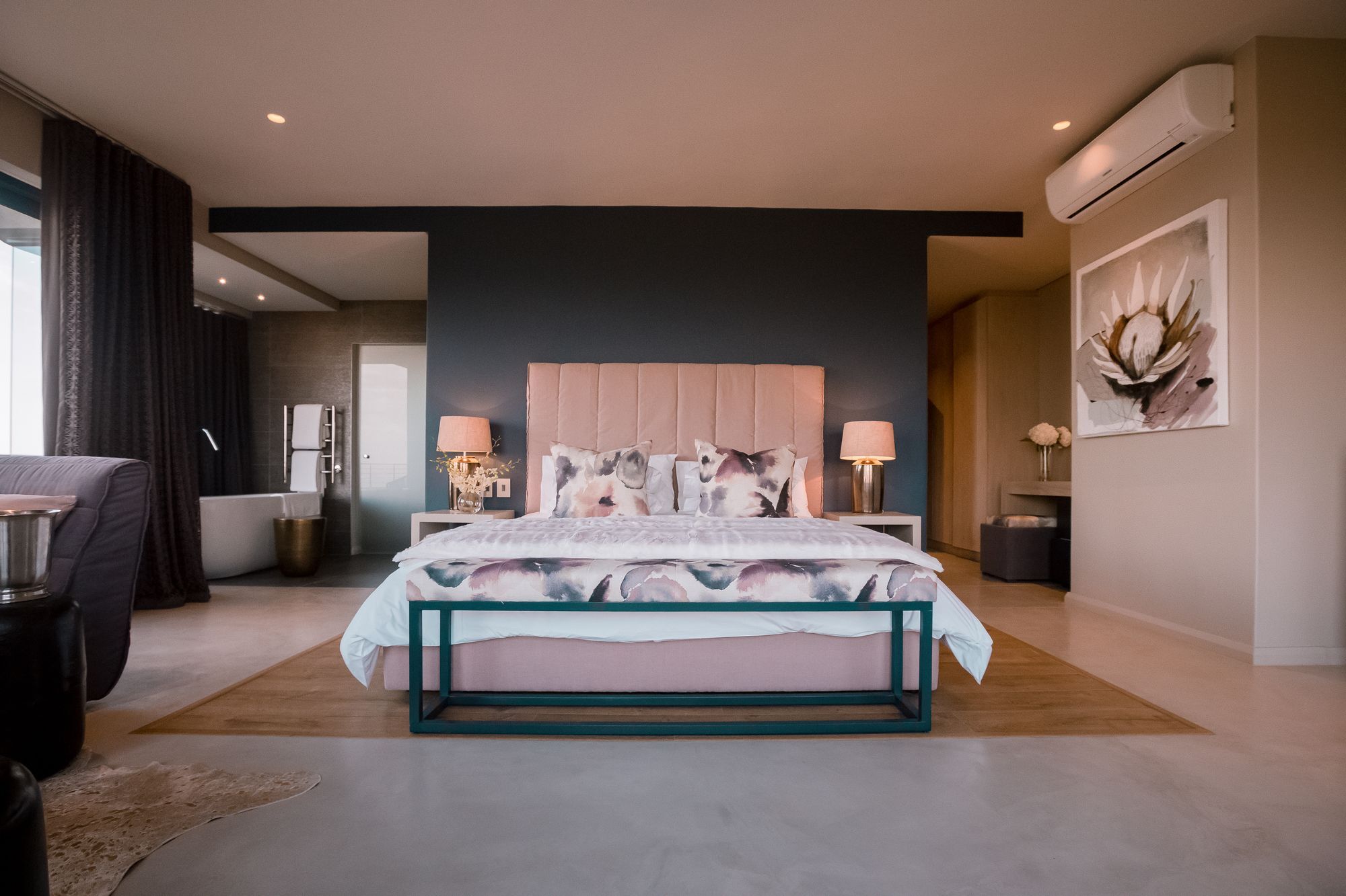 Sky Villa Boutique Hotel By Raw Africa Collection Plettenberg Bay Exteriér fotografie A bedroom at the Cape Town edition